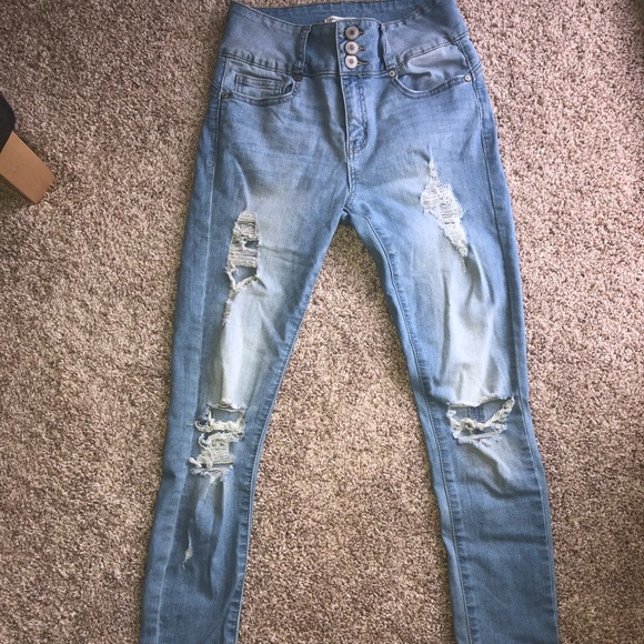 SUPER CUTE. LIGHT DENIUM DISTRESSED HIGH WAISTED - Picture 1 of 8